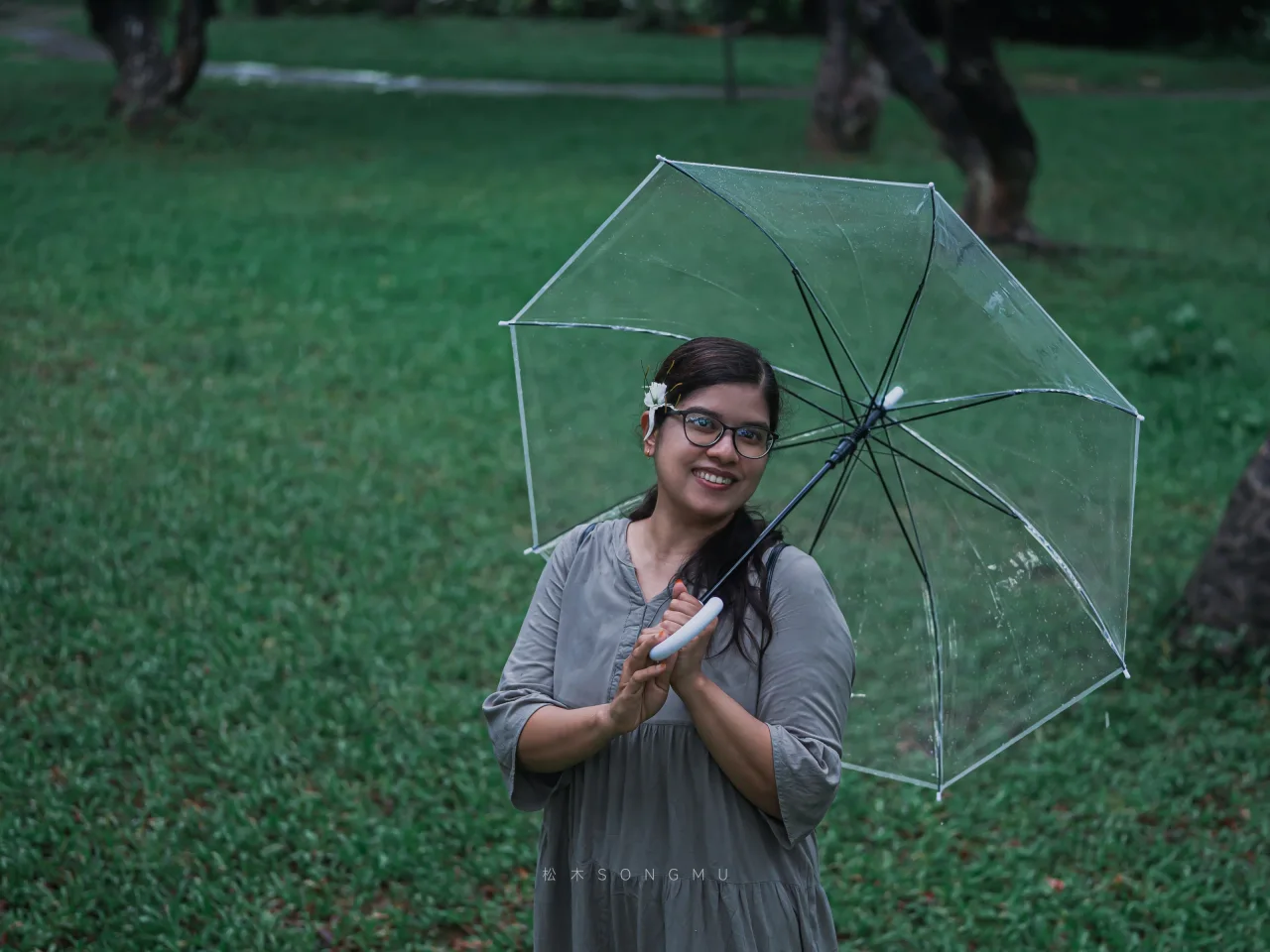 雨中笑容